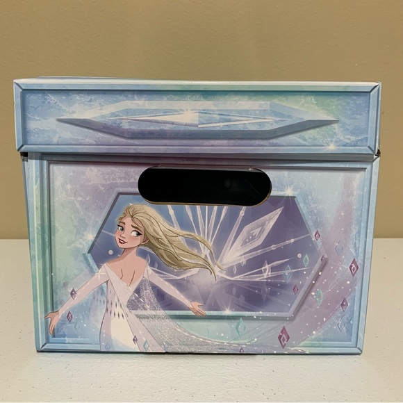 Frozen Elsa’s Journey Dress-Up Trunk Set-Fits Sizes 4-6X NWT - Picture 3 of 15